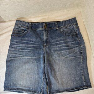 Lane Bryant Shorts Womens Denim Stretch Mid Wash Blue‎ High Rise